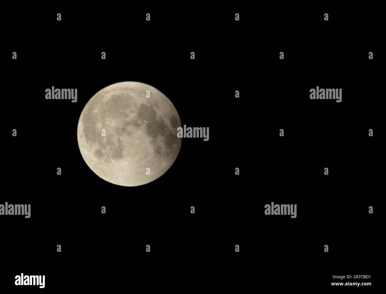 Pleine lune le 27.07.2018 à 23:35 CEST Banque D'Images