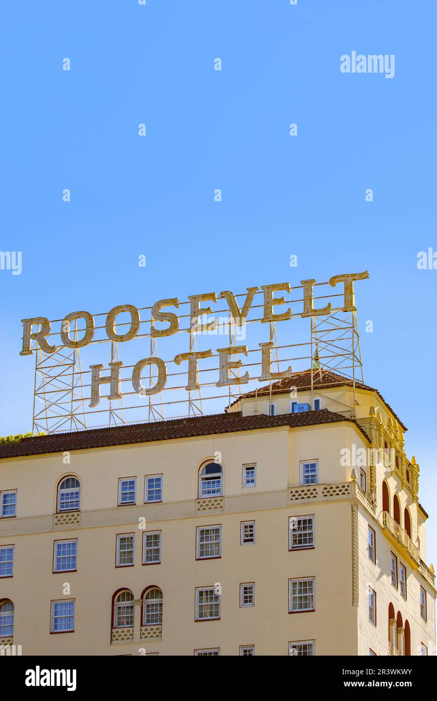 Los Angeles, Etats-Unis - 24 juin 2012 : facade de l'ancien hôtel historique Roosevelt à Hollywood, sur le boulevard Hollywood. Banque D'Images