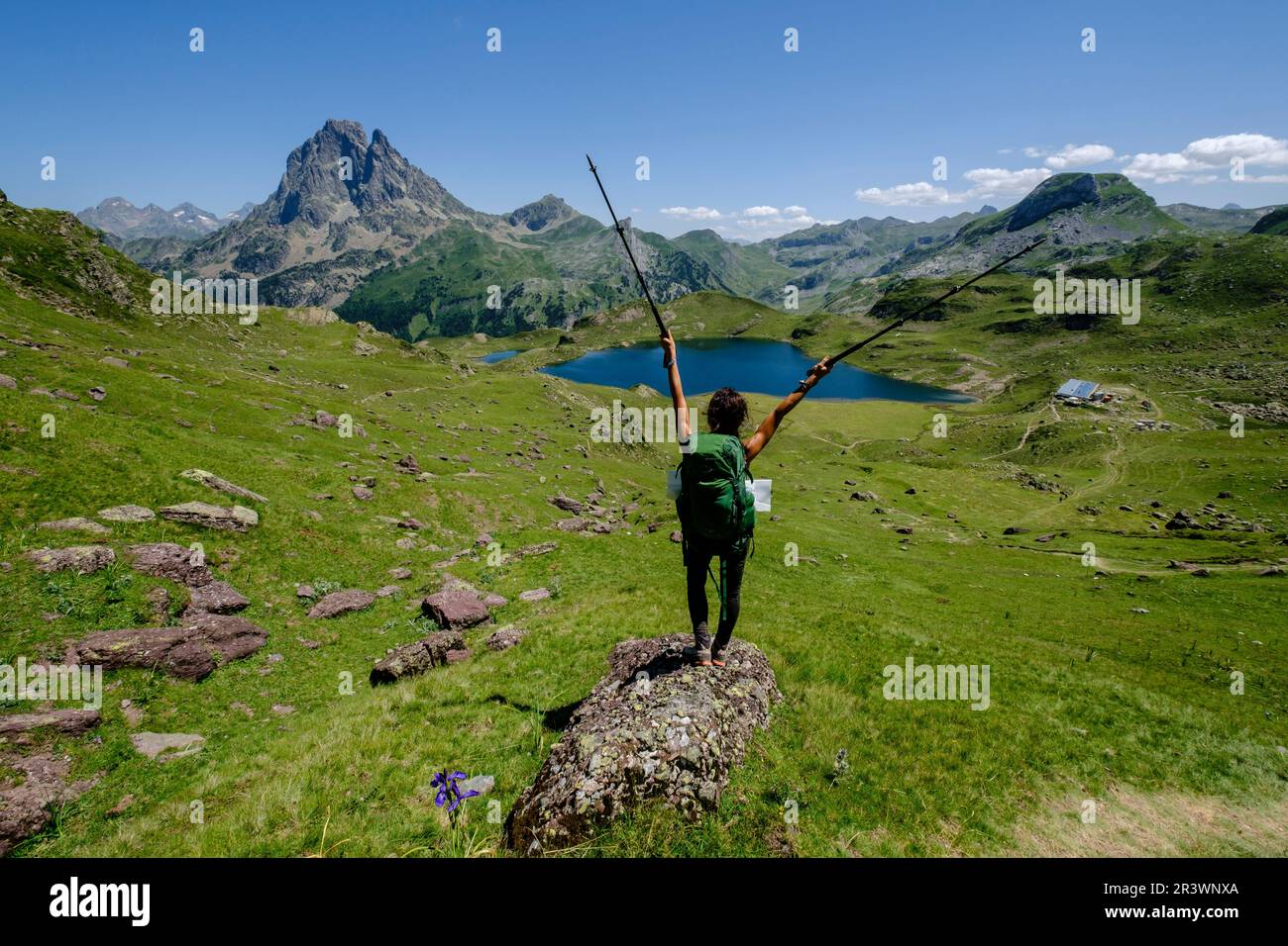 Trekker lors de la visite des lacs de l'Ossau et Ayous Banque D'Images