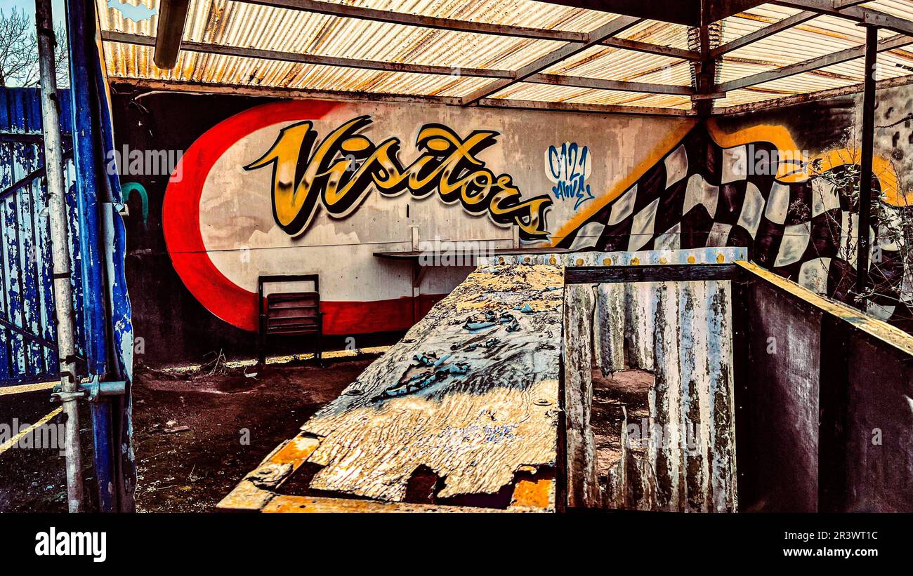 Decrepite LES IMAGES montrent comment le stade de Coventry, qui était autrefois ...