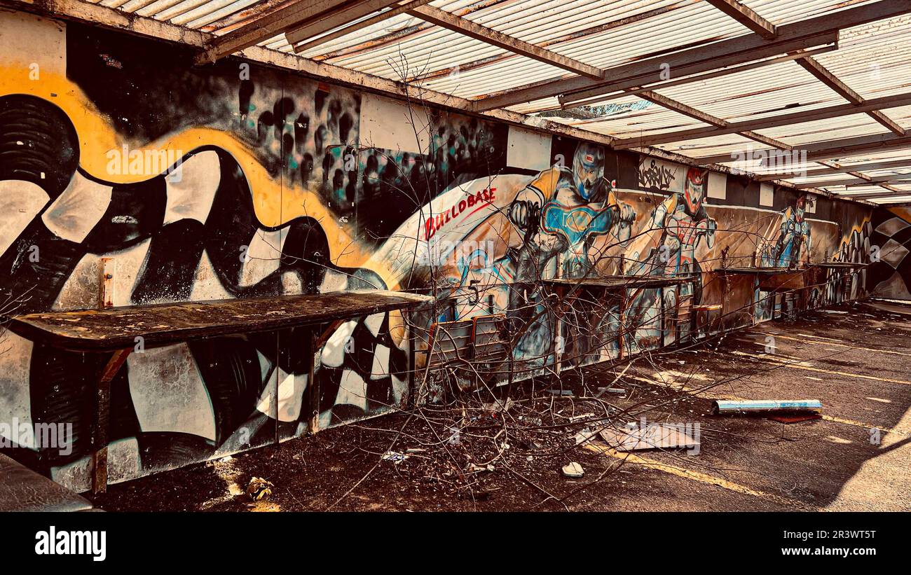 Decrepite LES IMAGES montrent comment le stade de Coventry, qui était autrefois ...