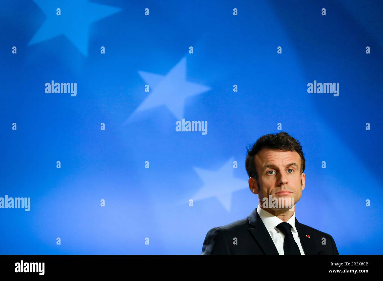 Belgique, Bruxelles, 10 février 2023: Emmanuel Macron assiste à une conférence de presse lors du sommet de l'UE sur l'invasion de l'Ukraine et de l'Europe par la Russie Banque D'Images