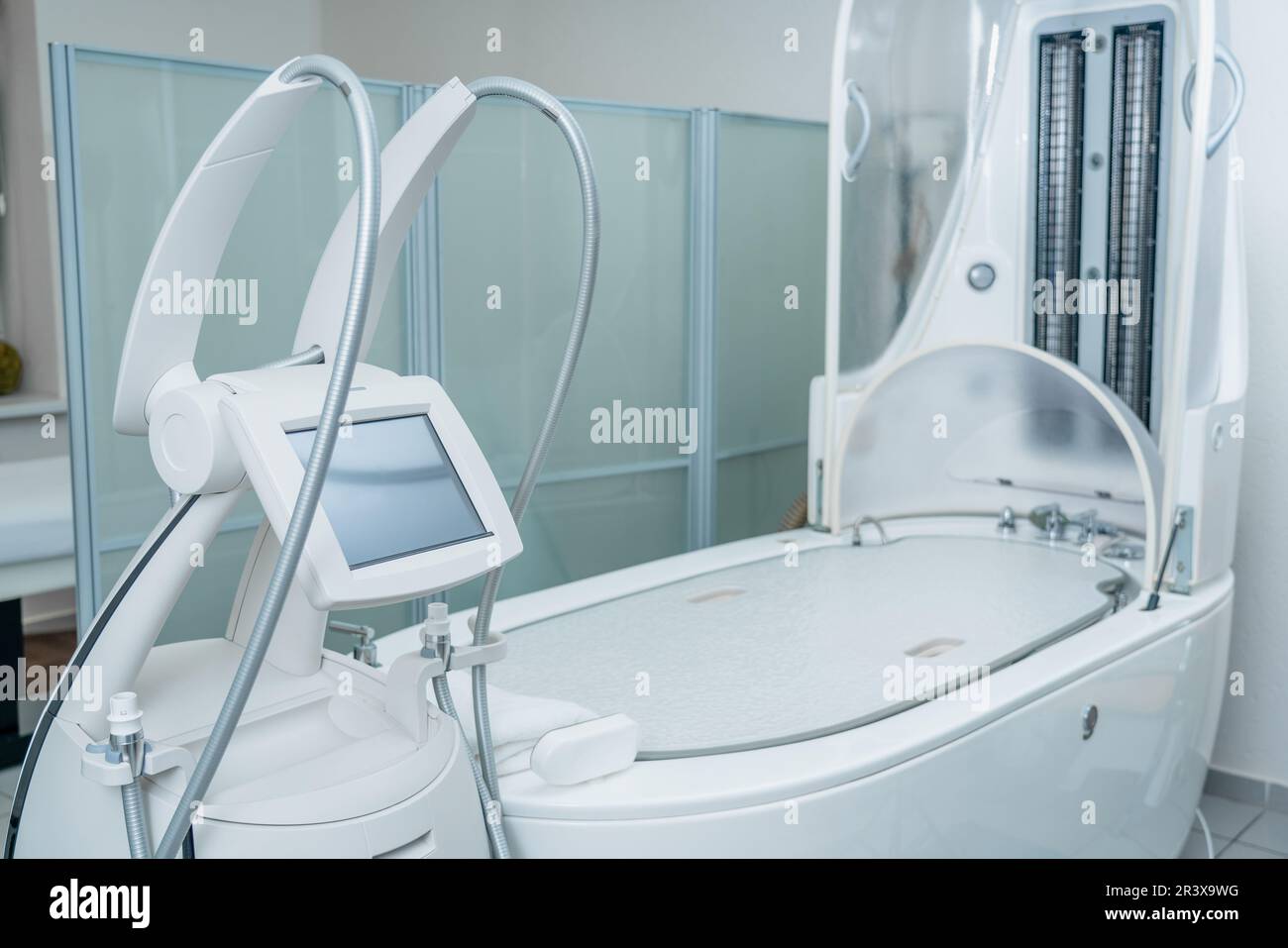 Capsule moderne de soin de spa dans la clinique de cosmétologie Banque D'Images