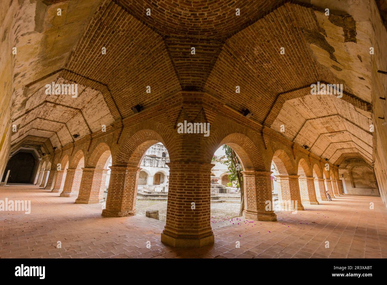 claustro, . iglesia del convento de la Merced, Ultrabarroco guatémaltèque, siglo XVI, Antigua Guatemala, departamento de Sacatepéquez, Guatemala, Amérique centrale. Banque D'Images