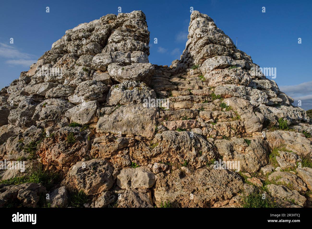 Cornia Nou, conique talayot et bâtiment attaché, Maó, Minorque, Iles Baléares, Espagne. Banque D'Images