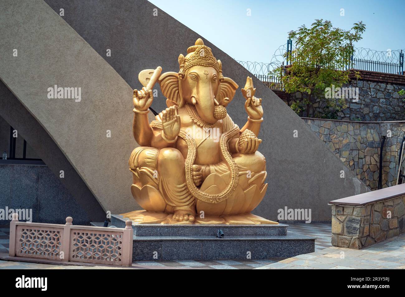 La statue de la croyance est une statue du Dieu hindou Shiva construite à Nathdwara au Rajasthan, en Inde. Banque D'Images
