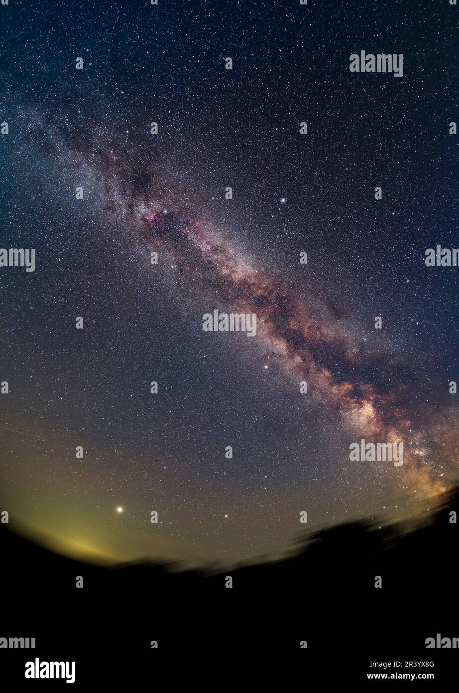 Une vue grand angle de la voie lactée de l'été nord de Cepheus (en haut à gauche) à Sagittaire. Banque D'Images