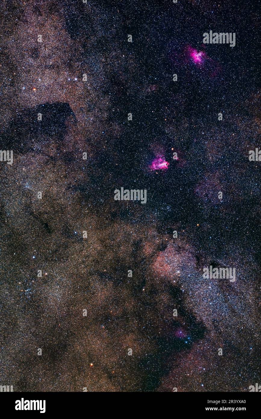 Nébuleuses et grappes autour du petit nuage d'étoiles Sagittaire. Banque D'Images
