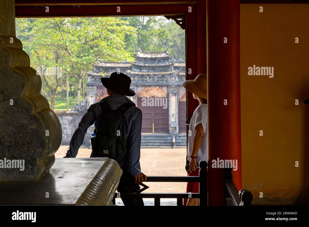 À l'intérieur de la maison de Stele dans le complexe de la tombe de Minh Mang, le deuxième empereur de la dynastie Nguyen, sur le mont Cam Ke (Hieu) à l'extérieur de Hue, Vietnam. Banque D'Images