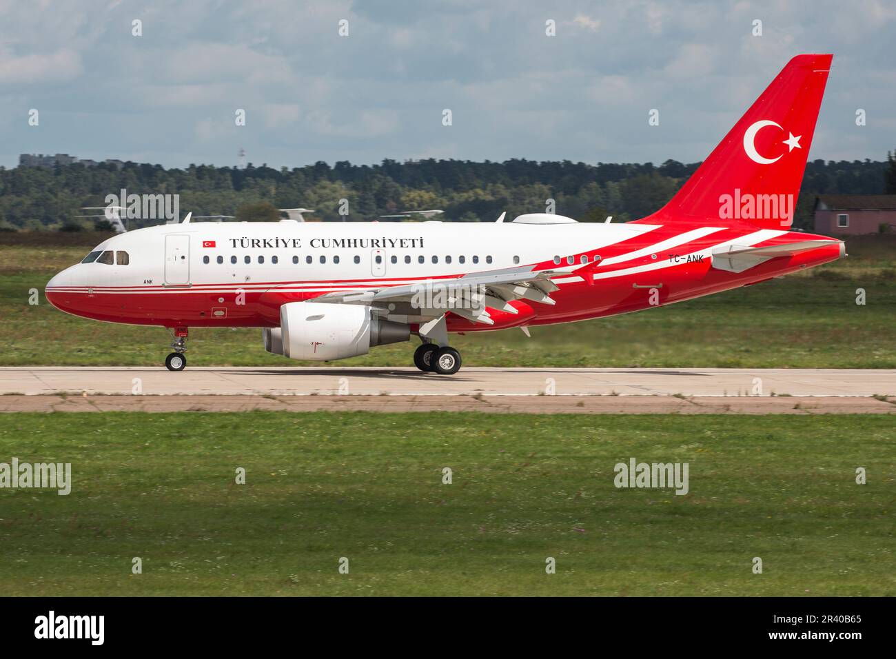 ACJ318 avion du gouvernement turc débarquant sur piste, Zhukovsky, Russie. Banque D'Images