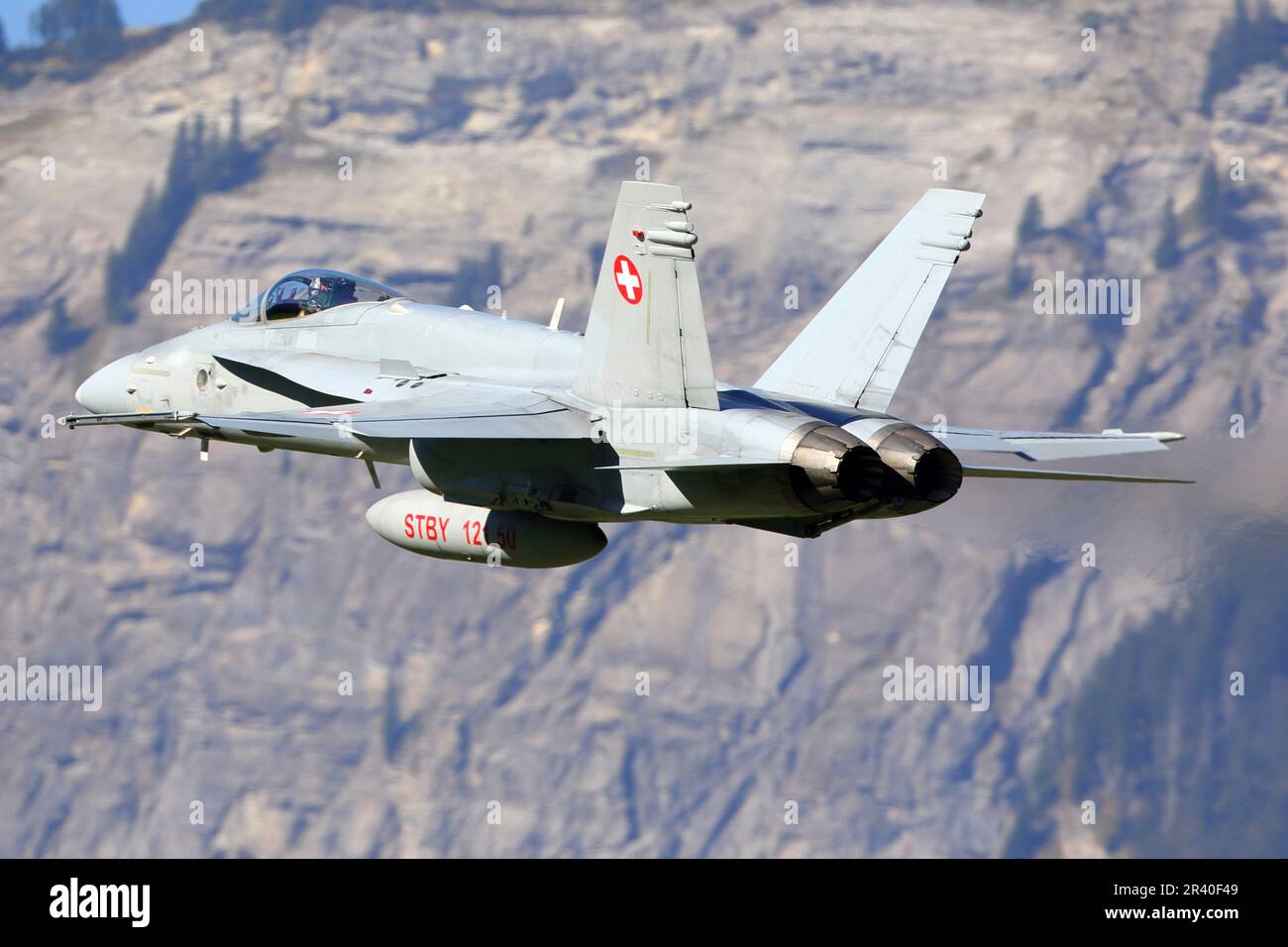 Un avion de chasse F/A-18C Hornet de l'Armée de l'Air suisse qui a décollé, Meiringen, Suisse. Banque D'Images