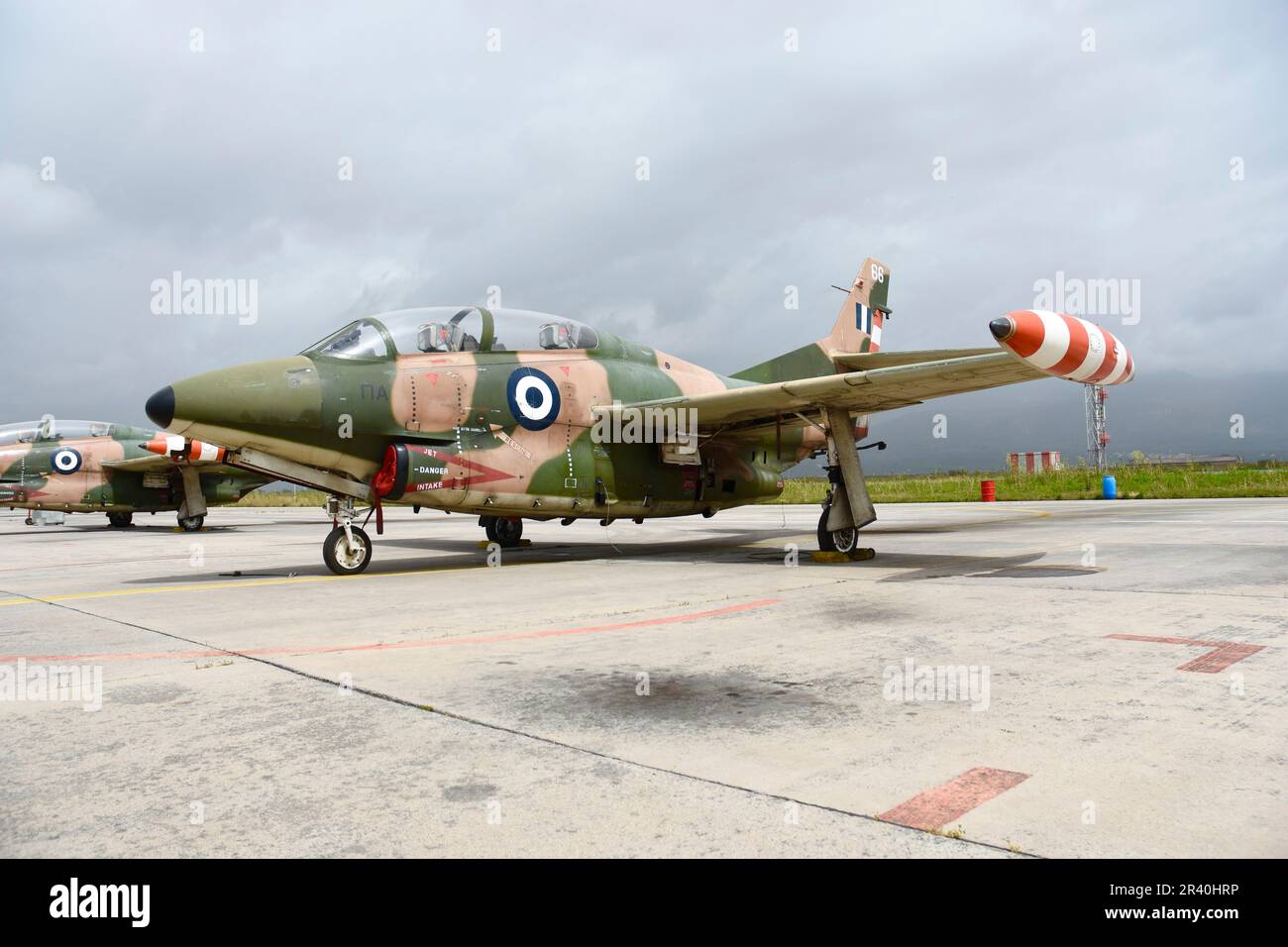 Hellenic Air Force T-2C à la base aérienne de Kalamata, Grèce. Banque D'Images