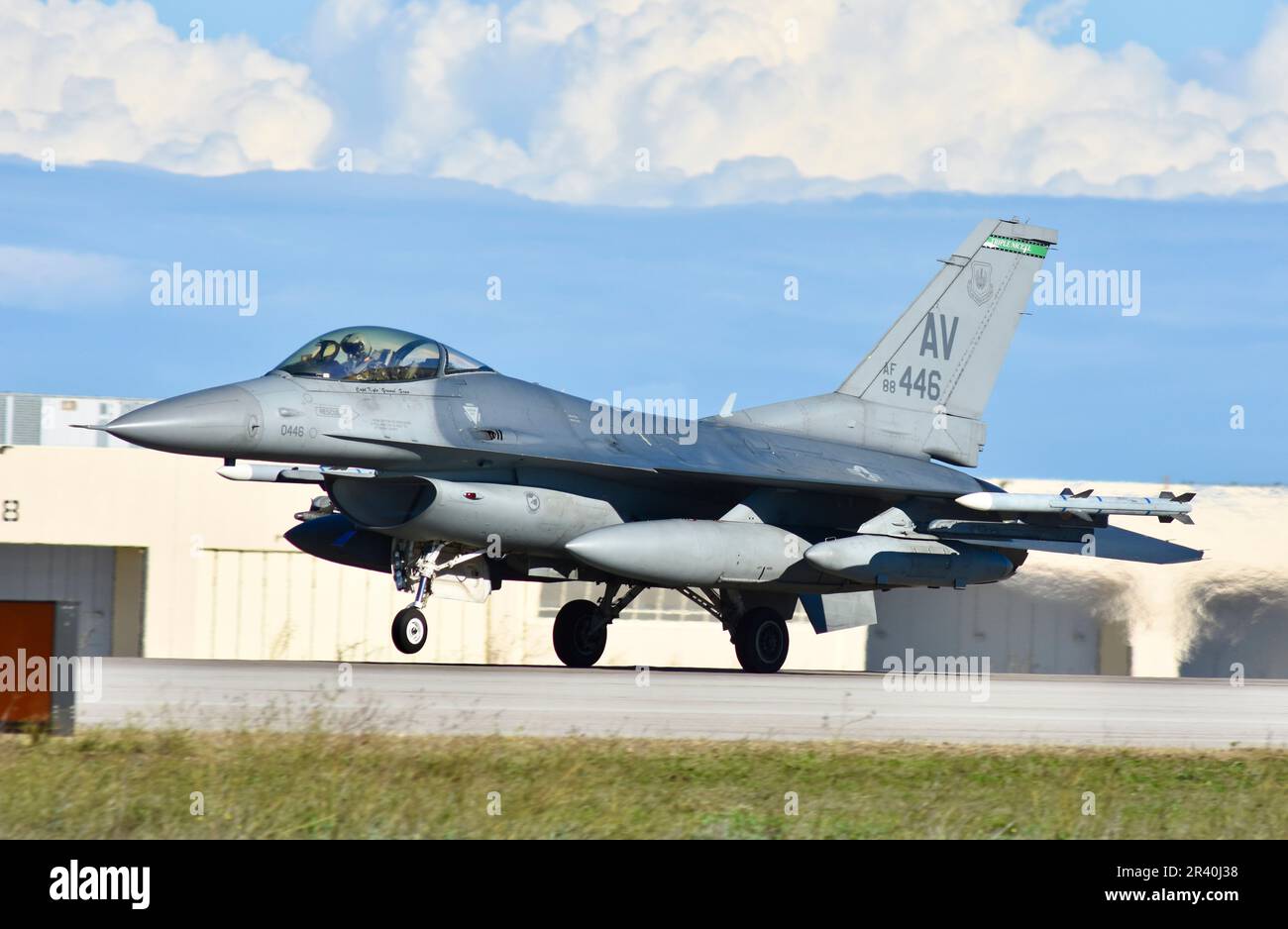 ÉTATS-UNIS Décollage de la Force aérienne F-16cm de la base aérienne Amendola, Italie. Banque D'Images