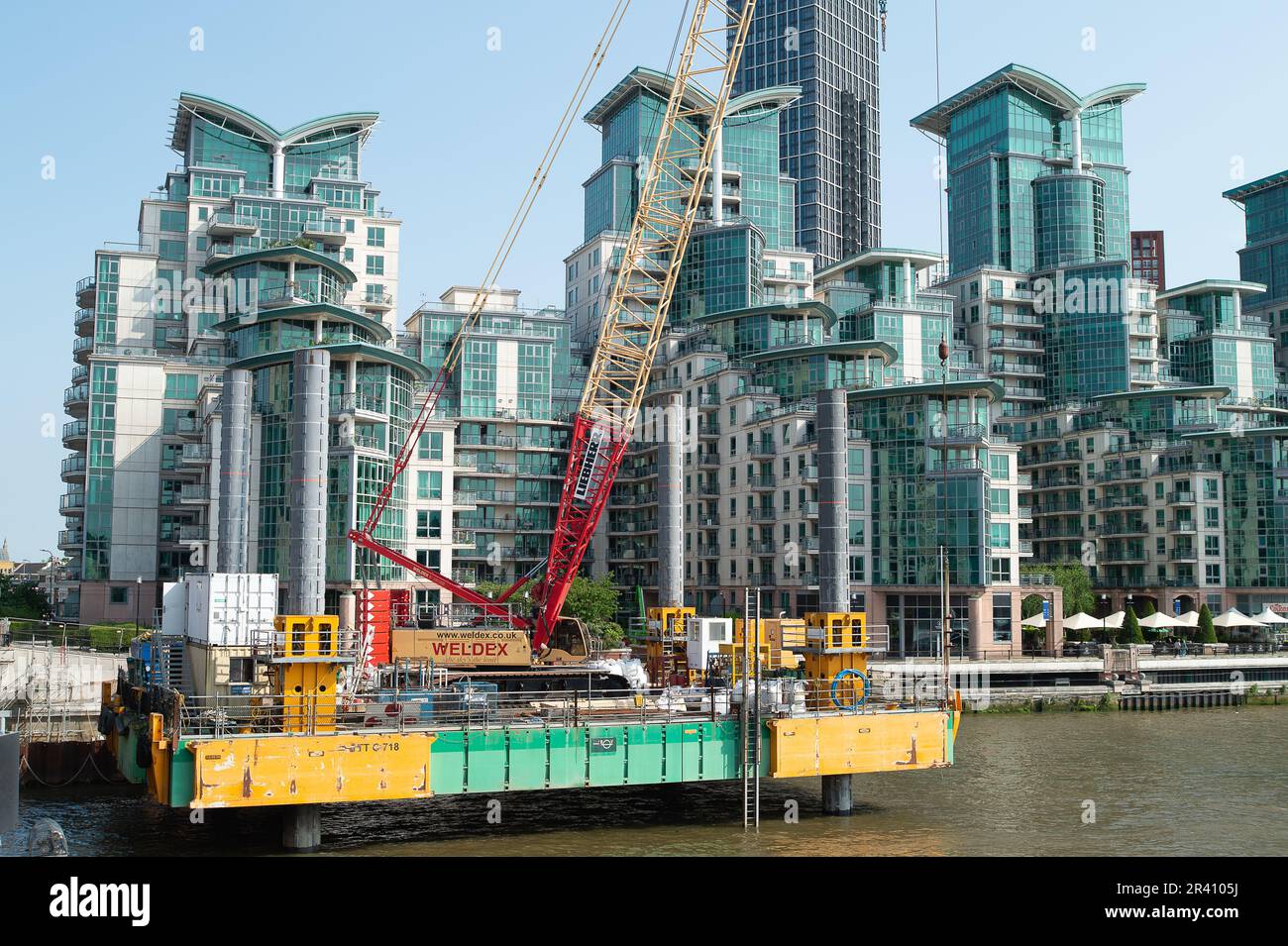 Vauxhall, Londres, Royaume-Uni. 22nd mai 2023. Les travaux de construction se poursuivent sur le Tideway, appelé Super Sewer sur la Tamise à Vauxhall. Le projet de £4,2 milliards s'étend sur 15 kilomètres le long des rives de la Tamise à Londres. Le tunnel Thames Tideway permettra de traiter environ 55million tonnes d'eaux usées brutes de « débordement » et devrait être achevé en 2025. Crédit : Maureen McLean/Alay Banque D'Images