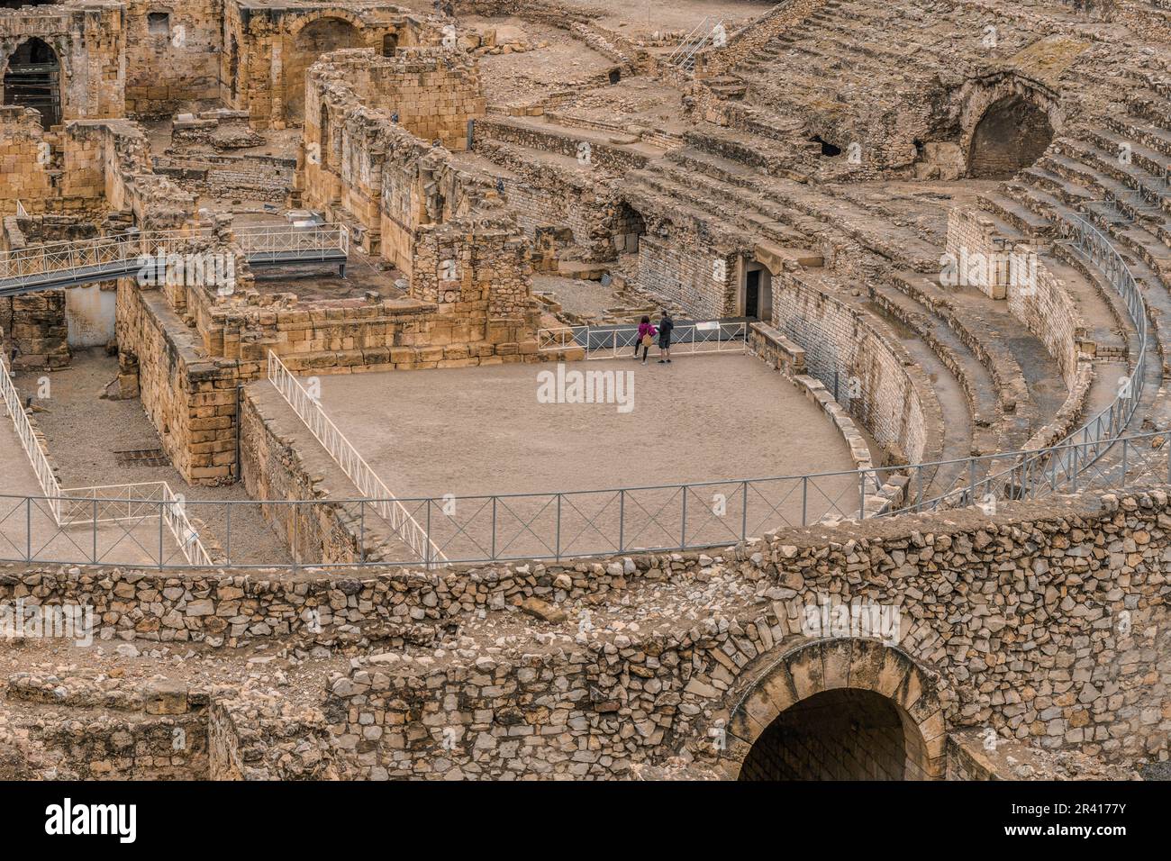 Amphithéâtre de Tarraco, bâtiment romain très proche de la mer, derrière les murs de la ville de Tarragone, capitale romaine Hispania Citerior Tarraconensis, Espagne. Banque D'Images