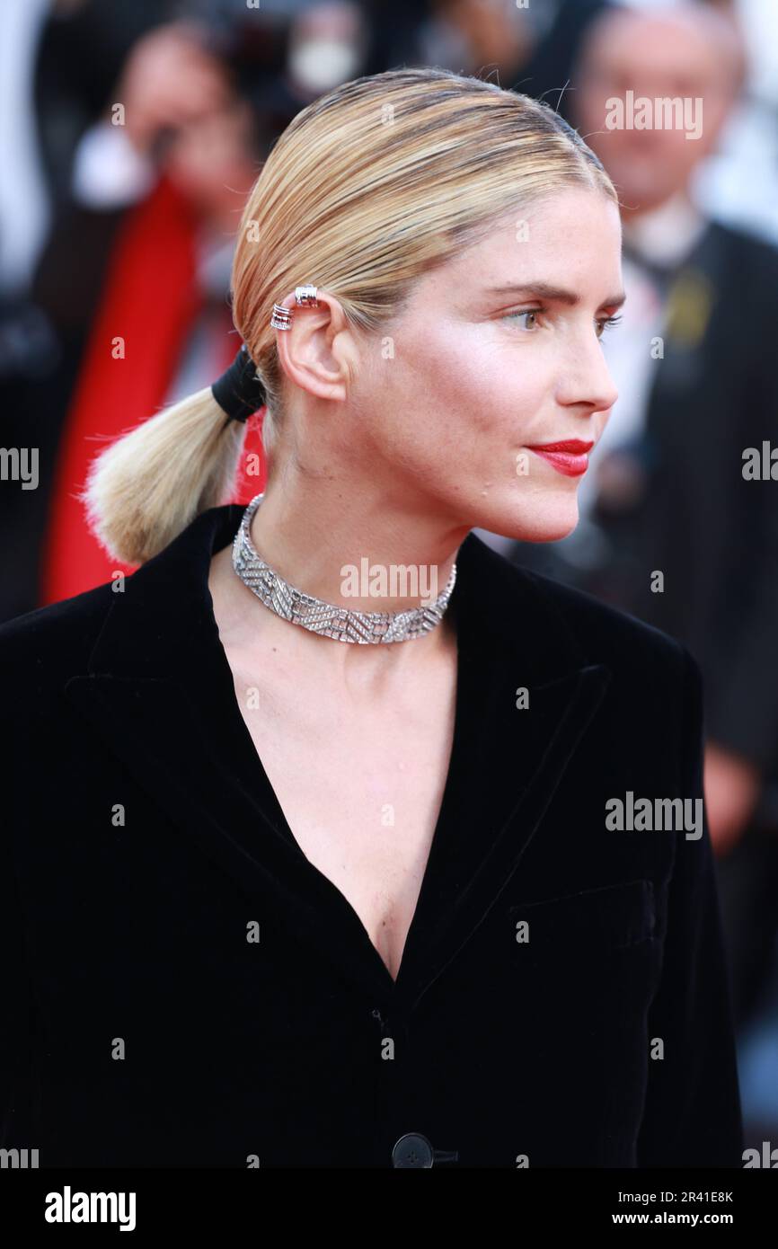 Cannes, France, 25th mai 2023. Alice Taglioni arrive sur le tapis rouge pour la projection du film l’été dernier (l’été Dernier) au Festival de Cannes 76th à Cannes, France. Credit: Doreen Kennedy/Alamy Live News. Banque D'Images