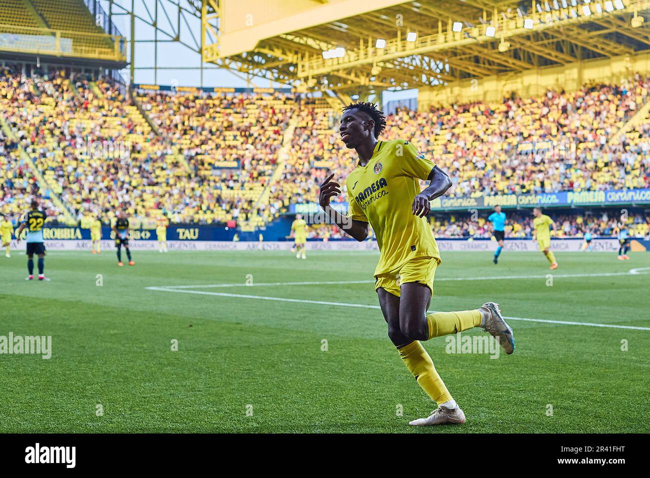 Gerard Moreno (Villarreal CF, #7) célèbre après avoir marqué le but lors du match LaLiga Santander entre Villarreal CF et Cadix CF à l'Estadio de Banque D'Images