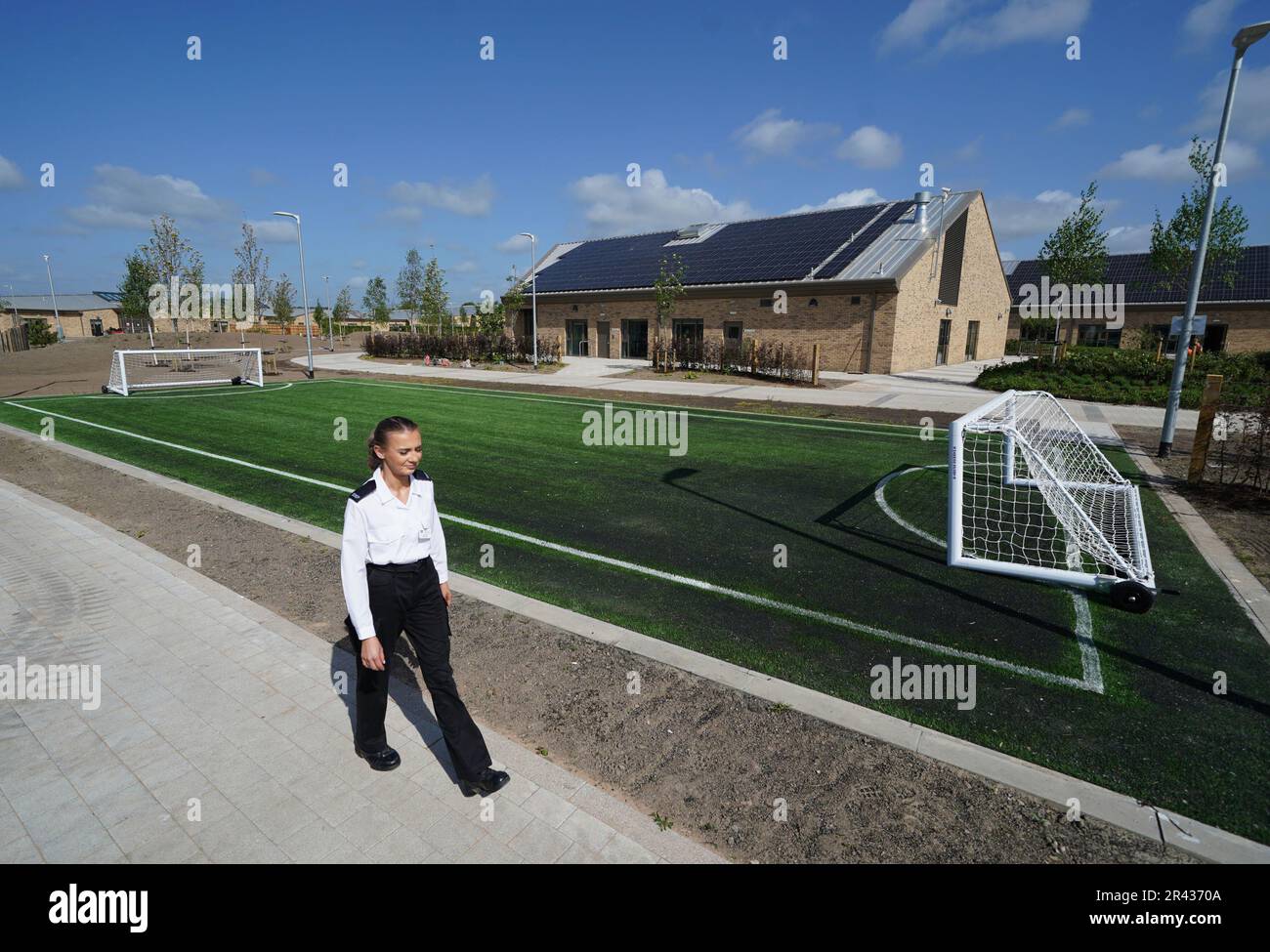 Une vue d'ensemble d'un terrain de football lors d'une visite de la secrétaire à la Justice Angela Constance au nouveau HMP et YOI Stirling. La nouvelle installation nationale pour femmes, qui remplace HMP & YOI Cornton Vale, est prévue pour l'été et constitue une étape importante dans la reconception continue de la prison pour femmes. Date de la photo: Jeudi 25 mai 2023. Banque D'Images