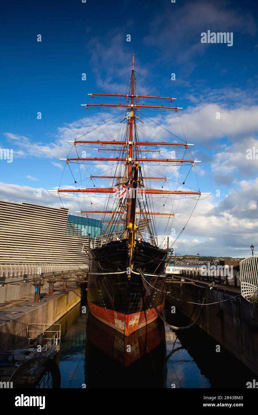 Dundee,Écosse - 4 août,2022: Navire à vapeur RRS Discovery utilisé pour la recherche en Antarctique qui est exposé dans un musée à Dundee, Écosse Banque D'Images