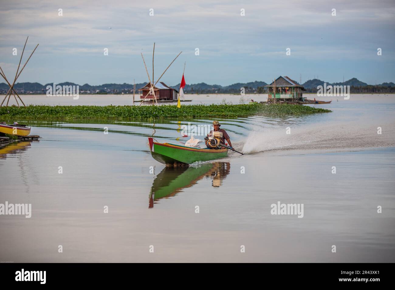 Village flottant sur le lac Tempe, Sulawesi, Indonésie Banque D'Images