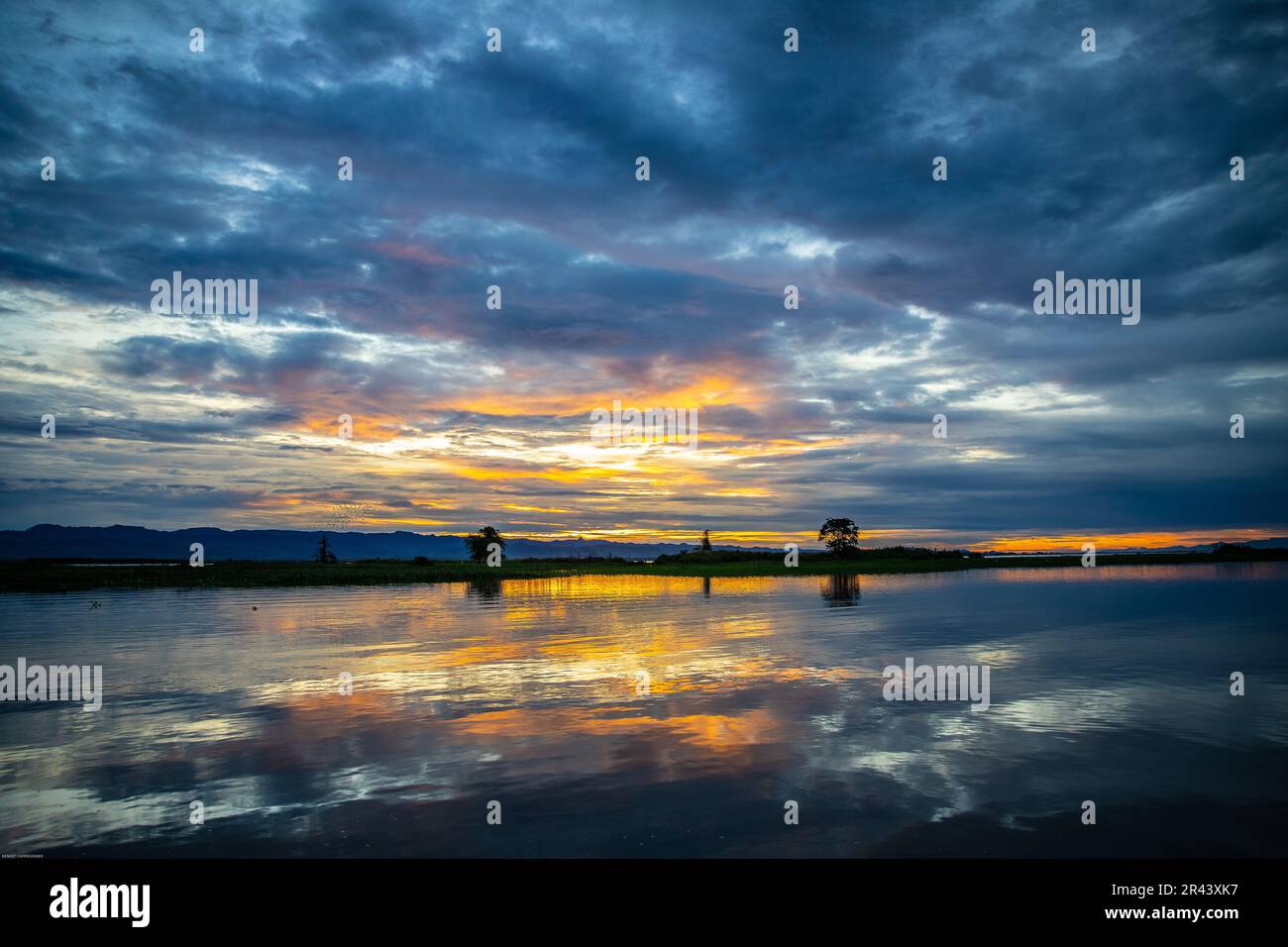 Village flottant sur le lac Tempe, Sulawesi, Indonésie Banque D'Images