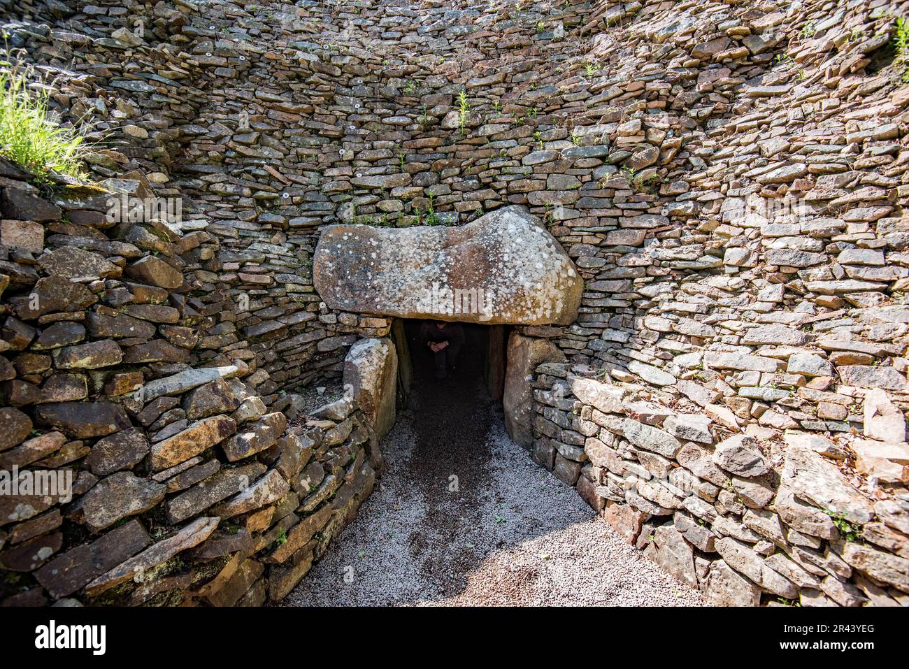 Tombe du passage néolithique de 6 000 ans à la Hougue Bie, Jersey, îles Anglo-Normandes. Banque D'Images