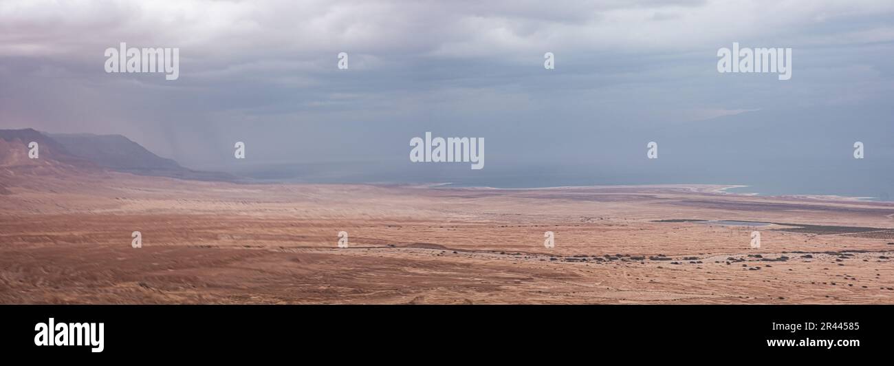 Vue panoramique sur la mer Morte et le désert de Judée, district sud, I Banque D'Images