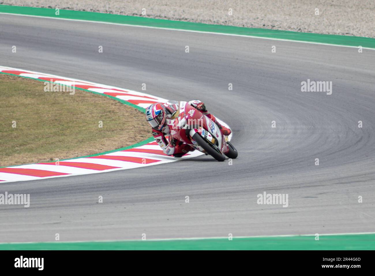 MONTMELLO, ESPAGNE-4 JUIN 2021 : Yuki Kunii sur sa Honda NSF250RW n°92 (Honda Team Asia), Championnat du monde 2021 Moto3 Banque D'Images