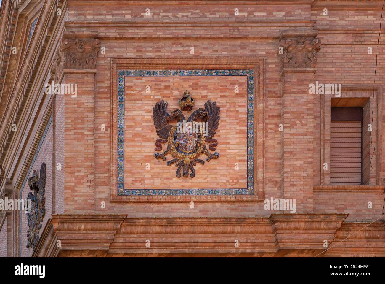 Armoiries du roi Carlos I (empereur Charles V) à la Plaza de Espana - Séville, Andalousie, Espagne Banque D'Images