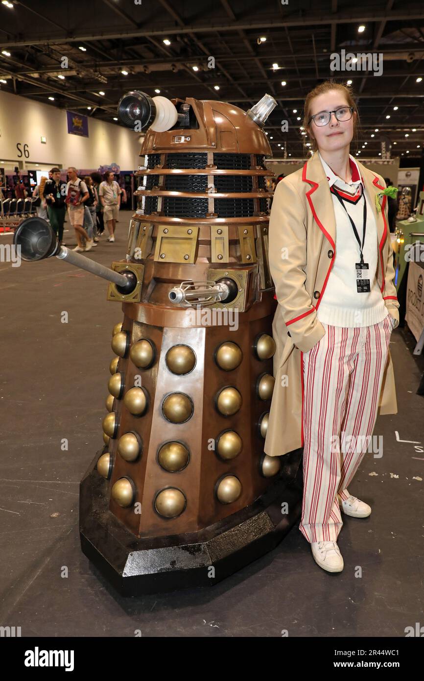 Londres, Royaume-Uni. 26th mai 2023. Dr Who et un Dalek à MCM London Comic con 2023 à Excel à Londres crédit: Paul Brown/Alay Live News Banque D'Images