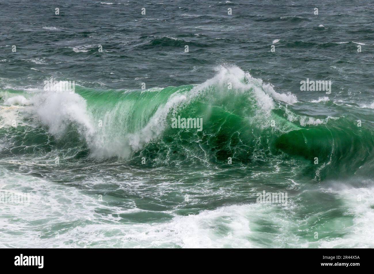 Wild Sea au large de la côte nord de l'Écosse près de Durness dans Sutherland Banque D'Images