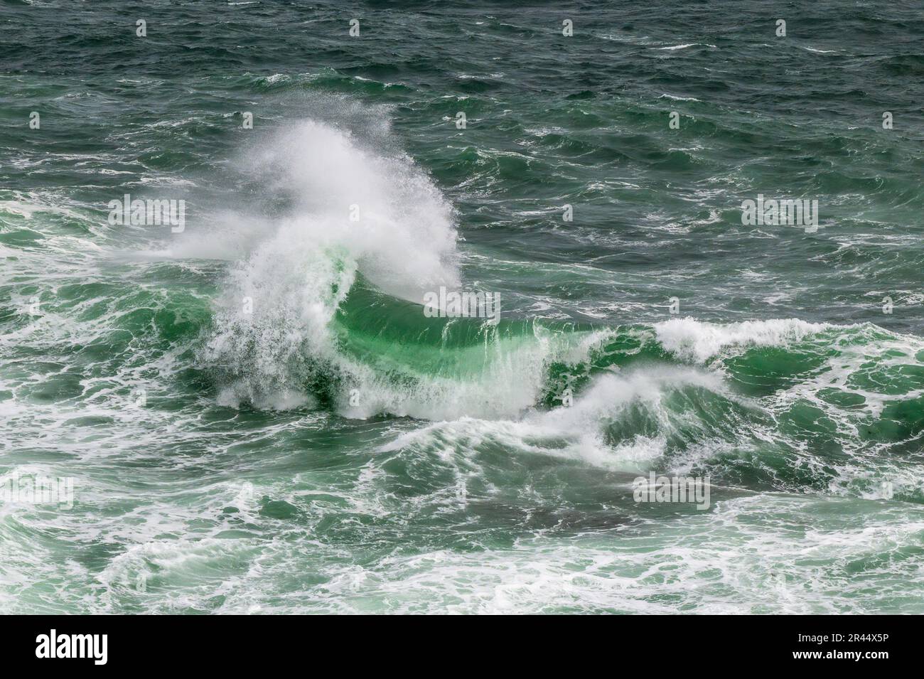 Wild Sea au large de la côte nord de l'Écosse près de Durness dans Sutherland Banque D'Images