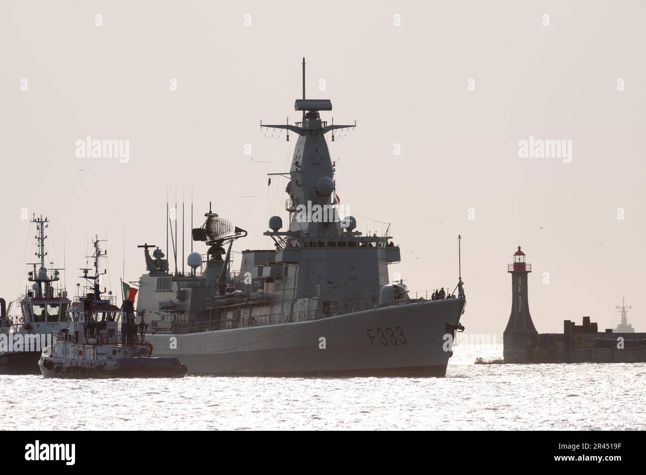 Gdynia, Pologne. 26 mai 2023. Portugais polyvalent Karel porman frégate NRP Bartolomeu Dias F333, une partie du Groupe maritime permanent de l'OTAN One SNMG1, est arrivé au port de Gdynia © Wojciech Strozyk / Alay Live News Banque D'Images