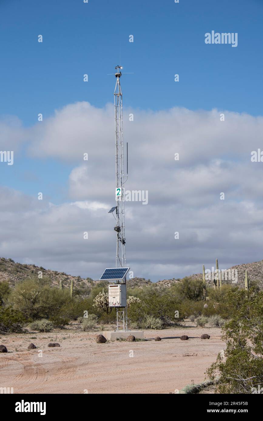 Tour de communication d'urgence pour la survie des visiteurs à Organ Pipe Cactus National Monument, Ajo, Lukeville, Arizona, États-Unis Banque D'Images