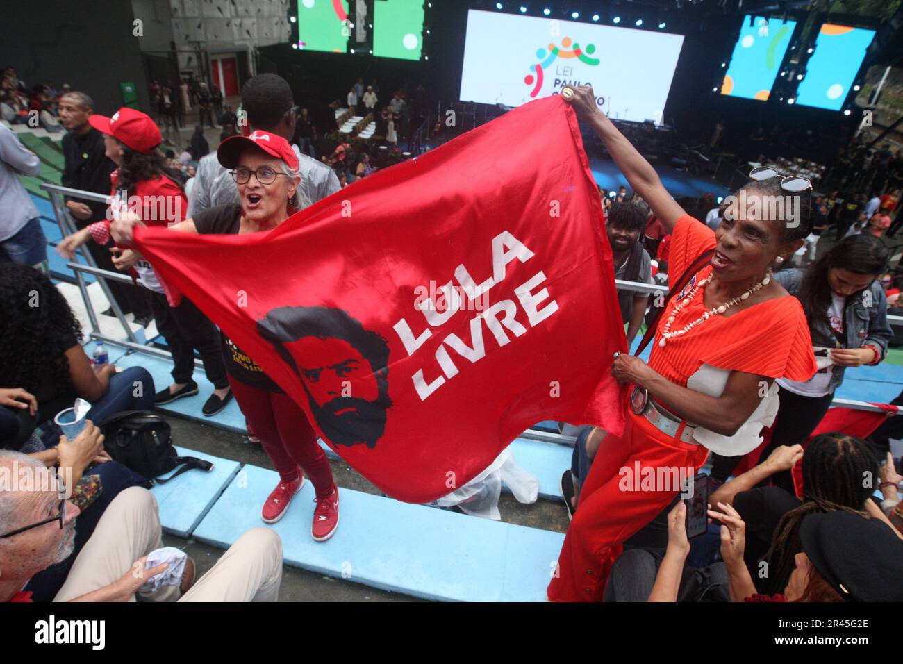 salvador, bahia, brésil - 11 mai 2023 : les sympathisants du Président Luiz Inacio Lula da Silva participent à un événement dans la ville de Salvador. Banque D'Images