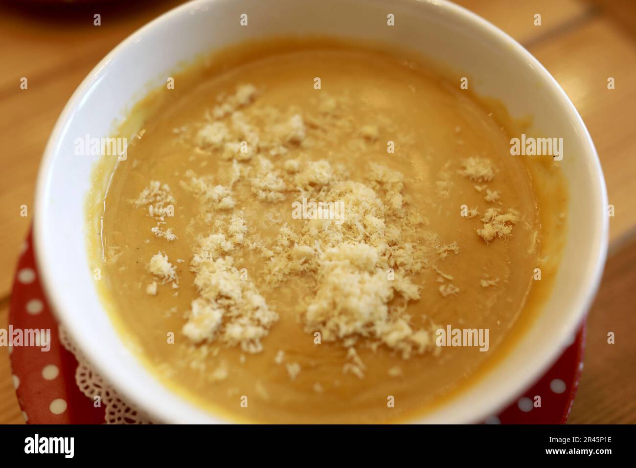 Bol de purée de potiron au restaurant Banque D'Images