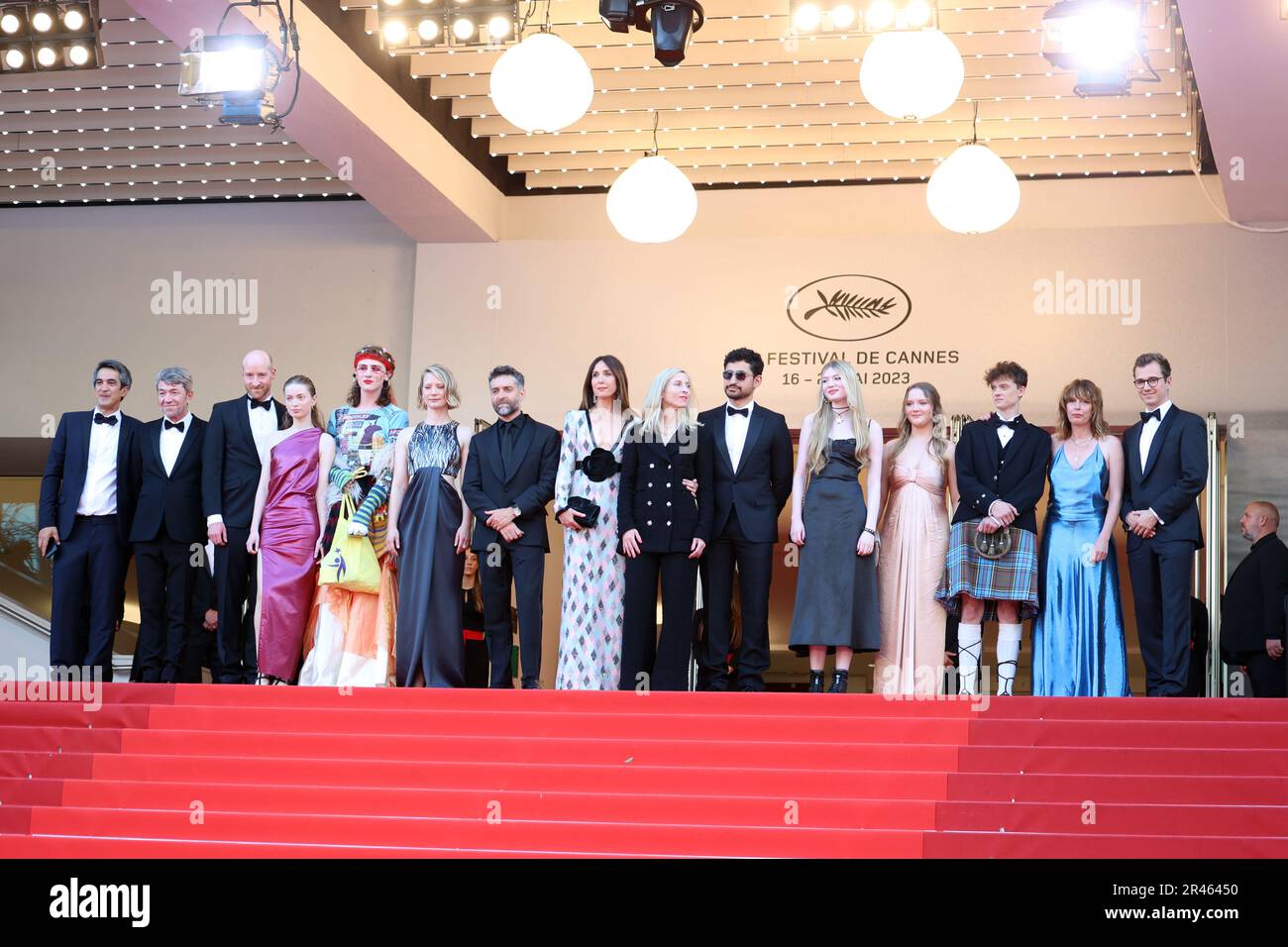 Cannes, France. 26th mai 2023. Cannes, France 22. Mai 2023 ; Producteur Phillipe Bober, Lukas Turtur, Ksenia Devriendt, Luke Barker, Mia Wasikowska, Mathieu Demy, Elsa Zylberstein, directrice Jessica Hausner, Amir El-Masry, Florence Baker, Gwen Currant, Samuel D Anderson, Geraldine Bajard et productrice Johannes Schubert assistent au tapis rouge « Club Zero » lors du festival annuel de Cannes 76th au Palais des Festivals sur 22 mai 2023 à Cannes, France., image et copyright Thierry CARPICO/ATP images (CARPICO Thierry/ATP/SPP) crédit: SPP Sport Press photo. /Alamy Live News Banque D'Images