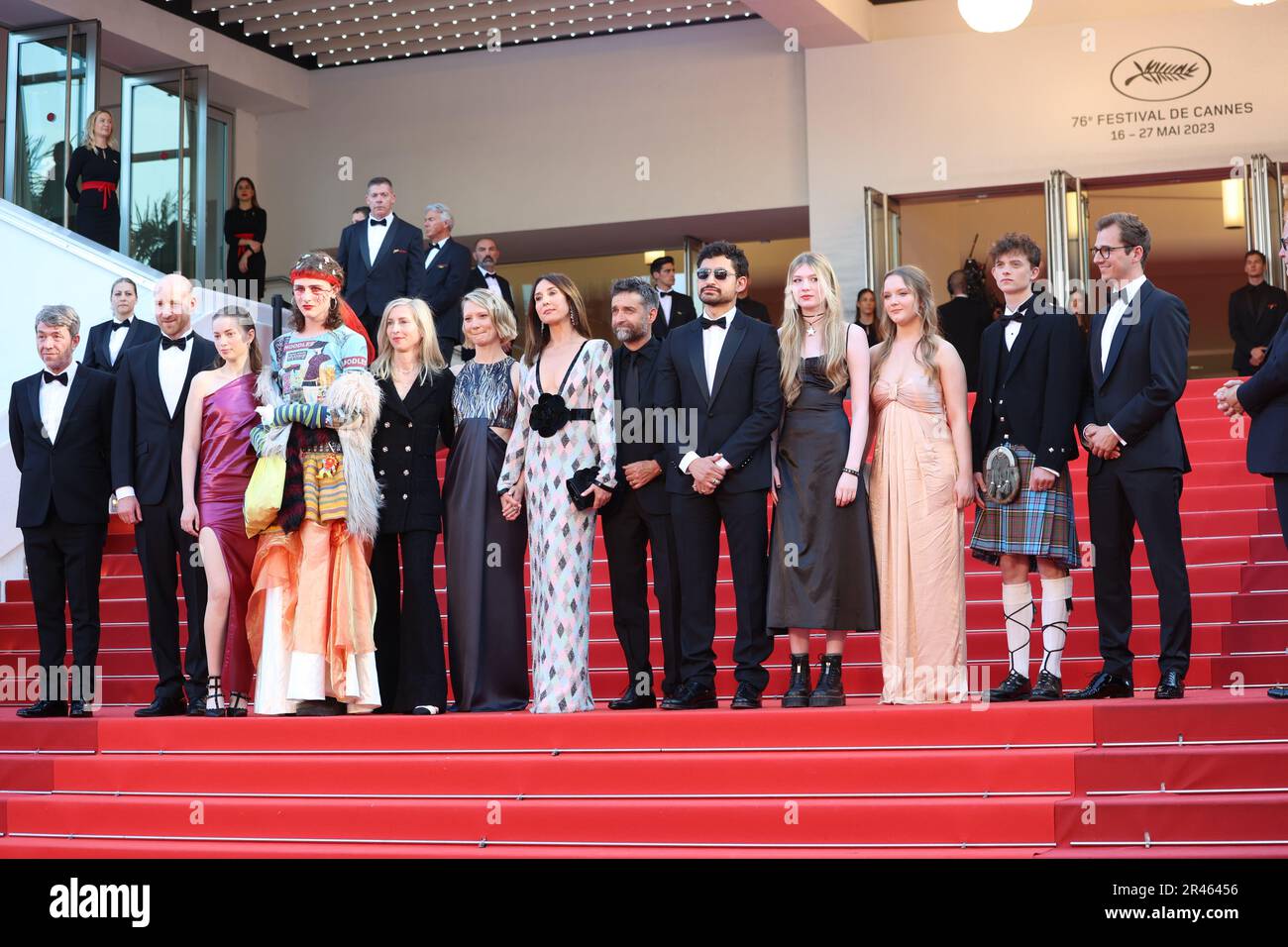 Cannes, France. 22nd mai 2023. Cannes, France 22. Mai 2023 ; Producteur Phillipe Bober, Lukas Turtur, Ksenia Devriendt, Luke Barker, Mia Wasikowska, Mathieu Demy, Elsa Zylberstein, directrice Jessica Hausner, Amir El-Masry, Florence Baker, Gwen Currant, Samuel D Anderson, Geraldine Bajard et productrice Johannes Schubert assistent au tapis rouge « Club Zero » lors du festival annuel de Cannes 76th au Palais des Festivals sur 22 mai 2023 à Cannes, France., image et copyright Thierry CARPICO/ATP images (CARPICO Thierry/ATP/SPP) crédit: SPP Sport Press photo. /Alamy Live News Banque D'Images