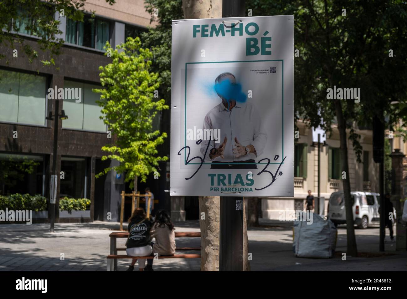 Barcelone, Espagne. 26th mai 2023. Une affiche électorale de l'ancien maire et candidat Xavier Trias vu avec des allusions à la corruption de 3% de son stade de gouvernement. Quelques heures après la fin de la période de propagande électorale, certaines affiches électorales sont visibles avec des signes de vandalisme ou de modifications critiques de la part des groupes d'opposition. (Photo par Paco Freire/SOPA Images/Sipa USA) crédit: SIPA USA/Alay Live News Banque D'Images