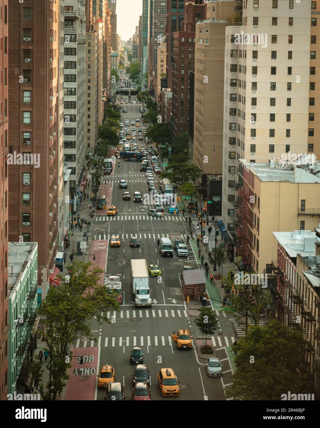 Vue sur une rue de Manhattan depuis le tramway de Roosevelt Island, New York Banque D'Images