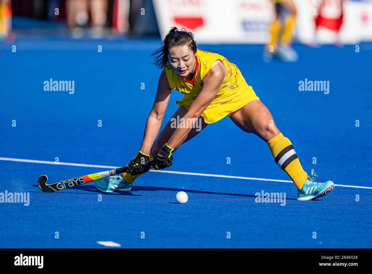 LONDRES, ROYAUME-UNI. 26 mai 2023. Ou Ixia of China (Capt.) pendant la FIH Hockey Pro League - Angleterre contre Chine (femmes) au Lea Valley Hockey and tennis Centre vendredi, 26 mai 2023 à LONDRES, ANGLETERRE. Credit: Taka G Wu/Alay Live News Banque D'Images