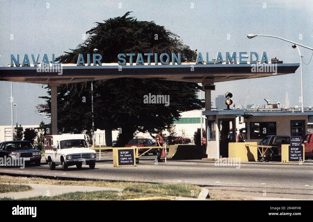 US Naval Air Station Alameda gate 1991 Banque D'Images