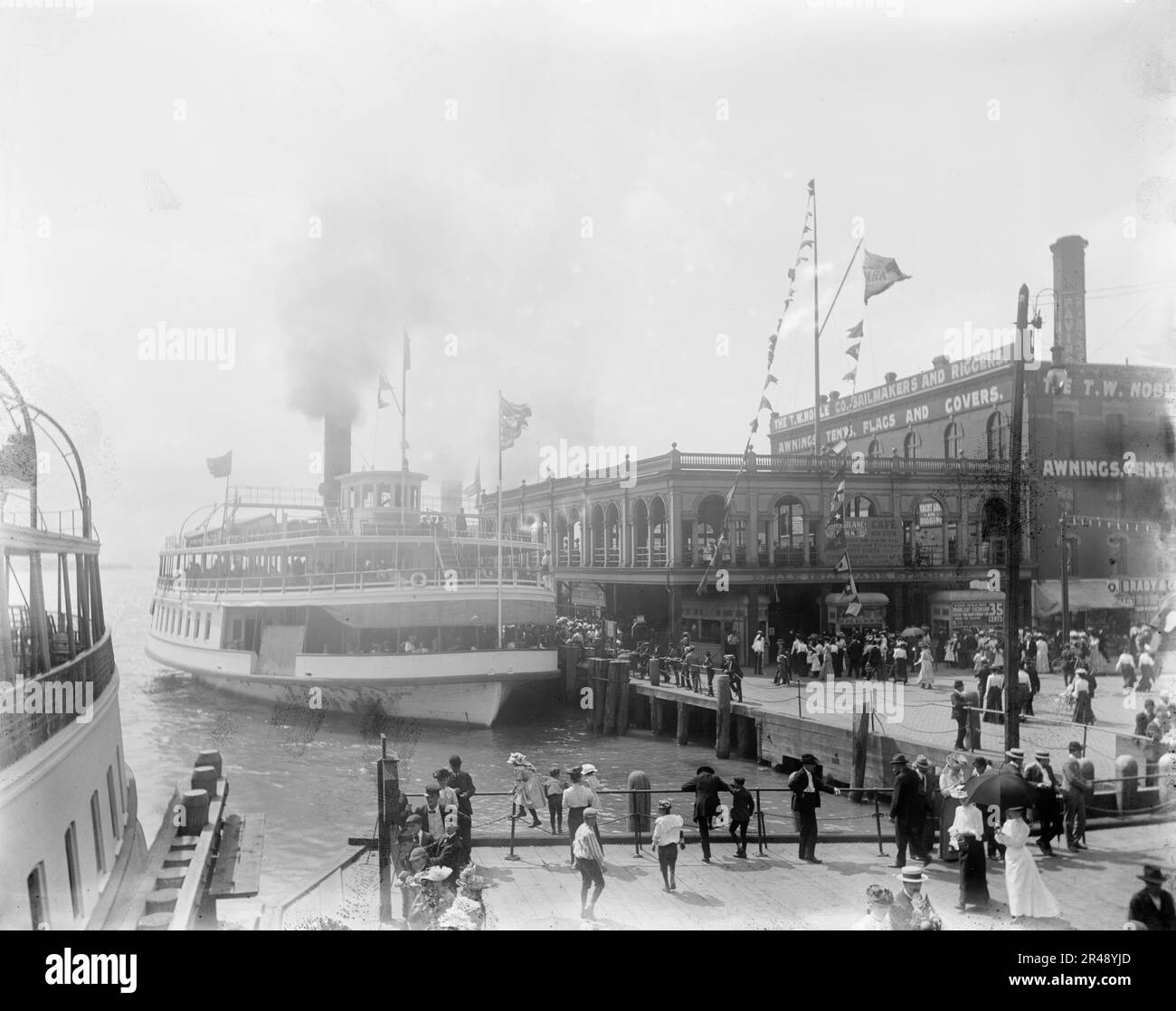 Str Promesse au quai des ferries, Detroit, Michigan, entre 1900 et 1910. Banque D'Images