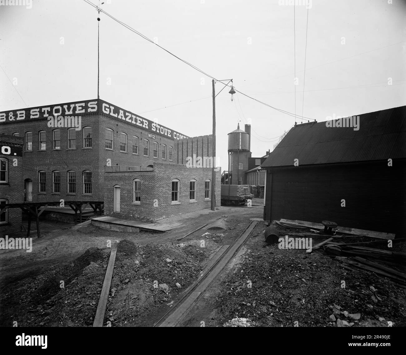 Entre 1900 et 1910, la société de poêle à glacer, fonderie de laiton, Chelsea, Michigan. Banque D'Images