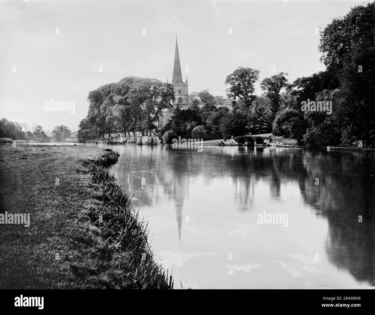 Trinity Church by River, Stratford-on-Avon, entre 1900 et 1910. Banque D'Images