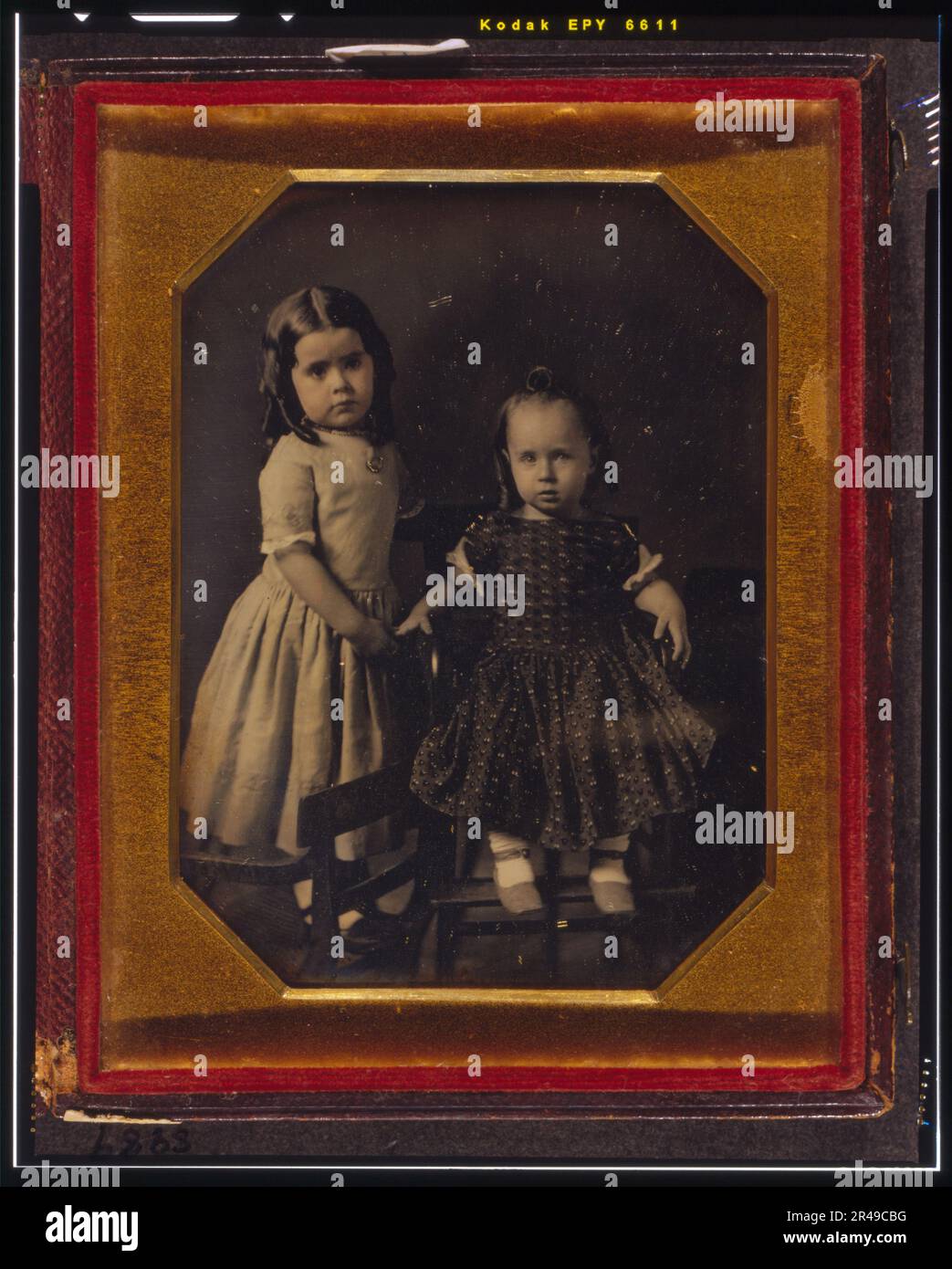 ELISA et John McAllister, enfants de W.Y. McAllister, Elisa debout sur la chaise, John assis en chaise haute, 1849, 23 juillet. Eliza Young McAllister (1845-1932) et John McAllister (1846-1863). Banque D'Images