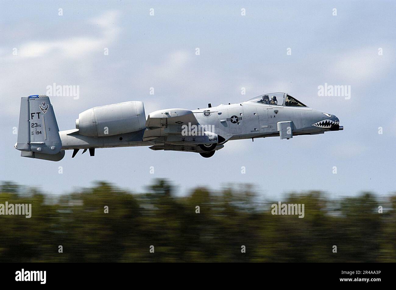 US NAVY A U.S. Air Force A-10A Thunderbolt II prend son envol pour une démonstration Banque D'Images