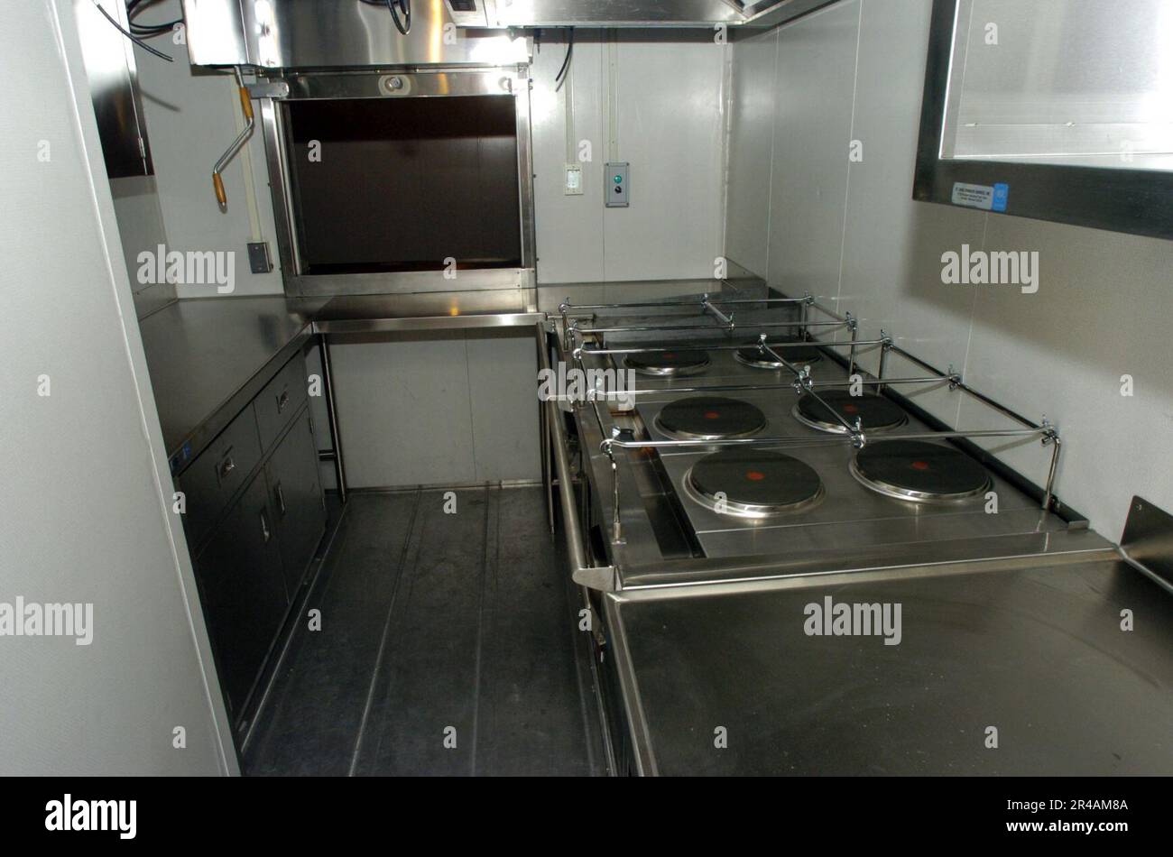 US Navy le galley à bord du nouveau navire de la Marine, le littoral surface Craft-Experimental (X-Craft), Sea Fighter (FSF 1) Banque D'Images