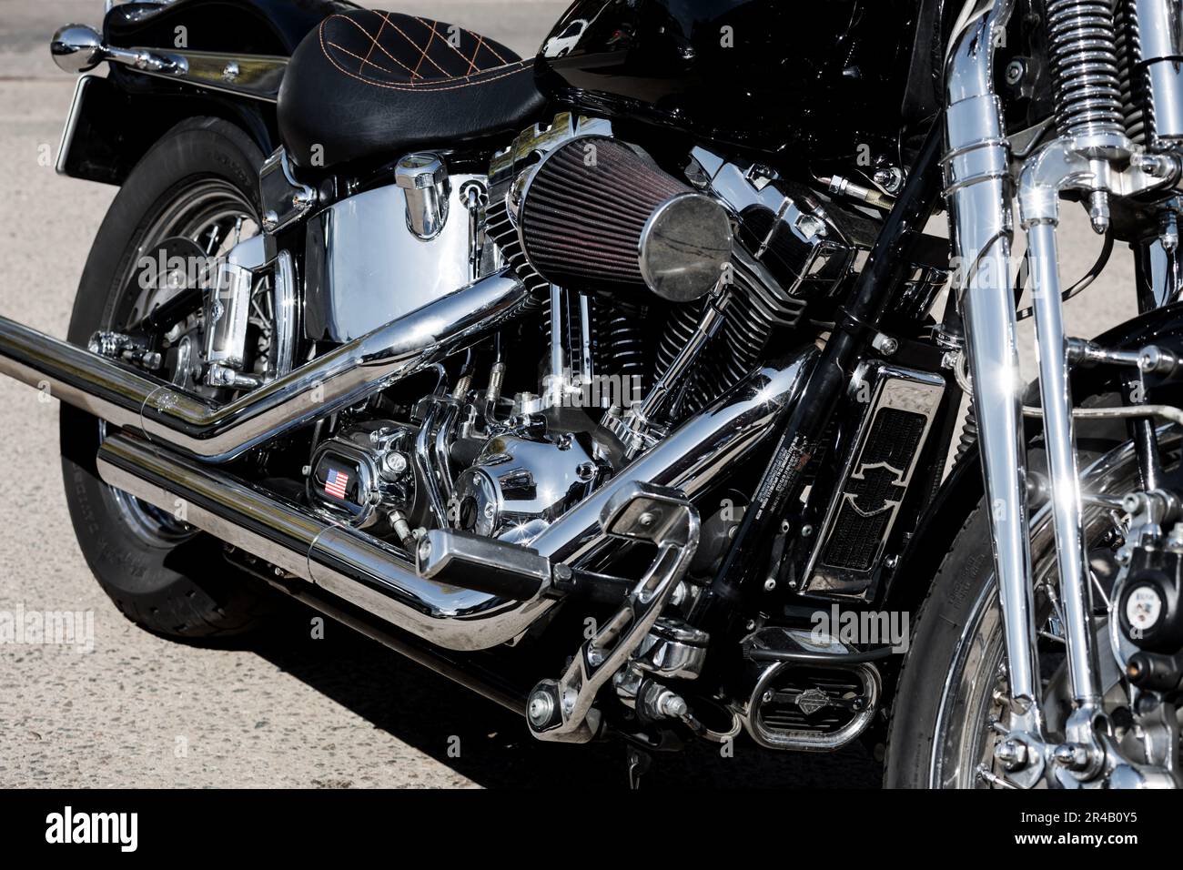 Minsk, Bélarus, mai 2023 - Harley davidson, moto chrome brillant. moto américaine classique Banque D'Images
