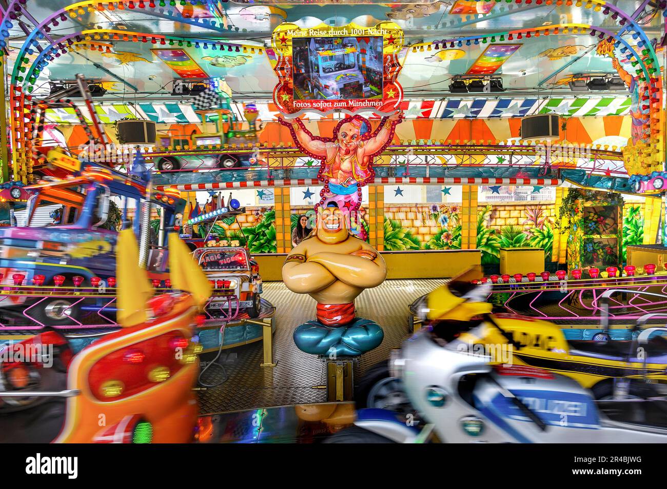 Carrousel pour enfants, parcours de foire, marché de l'Ascension, Kempten, Allgaeu, Bavière, Allemagne Banque D'Images